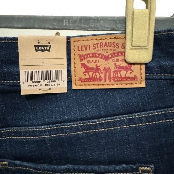 Levi’s - Classic Bermuda Shorts - Denim - size 31 (12) NWT - Picture 5 of 6